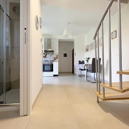Appartamento Con Balcone Affascinante A Cadorago Fino Mornasco Exterior photo